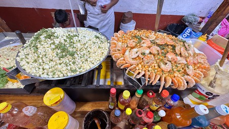 El Pueblo Mágico a 2 horas de CDMX con cascadas, un lago y deportes extremos: tiene unos esquites de camarón imperdibles