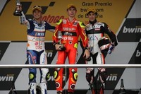 250, Lorenzo y su extraña carrera