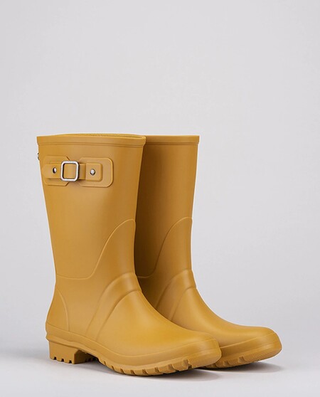 13 botas de agua Hunter, UGG o Camper rebajadísimas en El Corte Inglés para  caminar bajo la lluvia con estilazo