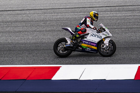 Alcoba Austria Motoe 2022