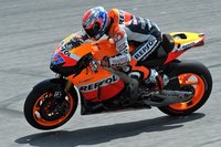 MotoGP 2011 en Sepang: Honda sigue dominando mientras que Valentino Rossi no pisa la pista