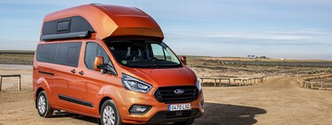 Probamos la Ford Tourneo Custom Nugget Plus: una furgoneta camper en formato dúplex muy disfrutable en marcha o en parado