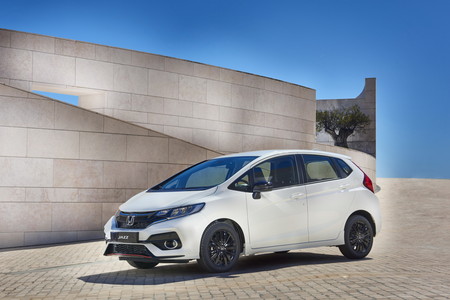 El Honda Fit luce un rostro más "Type R" en su facelift europeo