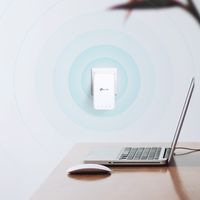 TP-Link amplía su gama de equipos Mesh con el extensor WiFi RE300