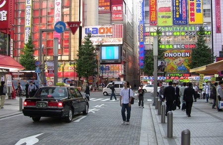 Los japoneses están empezando a alquilar coches que no usan para conducir, sino para cobijarse del mundo exterior