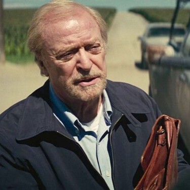 La importante lección de Michael Caine (93 años): "Los patos parecen tranquilos en la superficie, pero debajo están remando con todas sus fuerzas" 