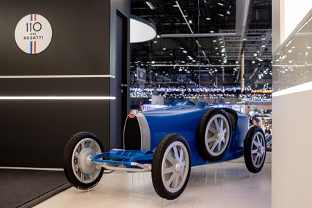 Este Bugatti Type 35 Baby II es un coche eléctrico de juguete con aspecto retro y un precio de 30.000 euros
