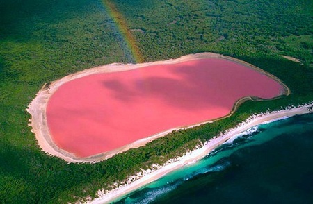 Cuando crees que lo conocías todo, aparece un lago de color rosa