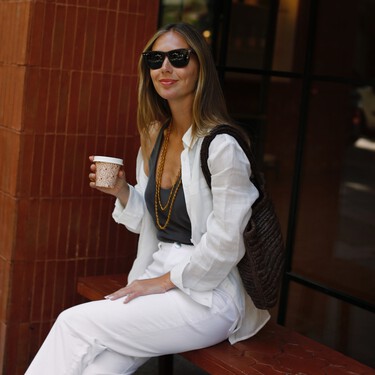 El bolso trenzado de Mango que eleva cualquier look de oficina porque es cómodo y elegante, por menos de 20 euros