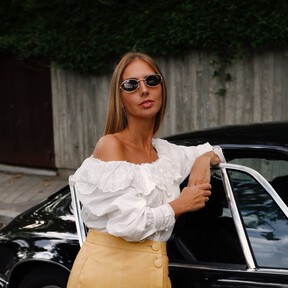 Dyson rebaja por el Black Friday la plancha del pelo que seca las raíces y no daña el cabello por el calor 