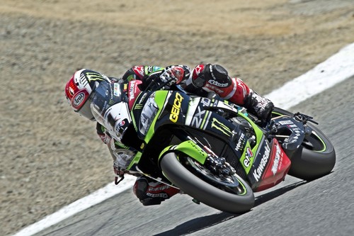 Jonathan Rea, el invencible, sobrevive al sacacorchos para sumar otra victoria