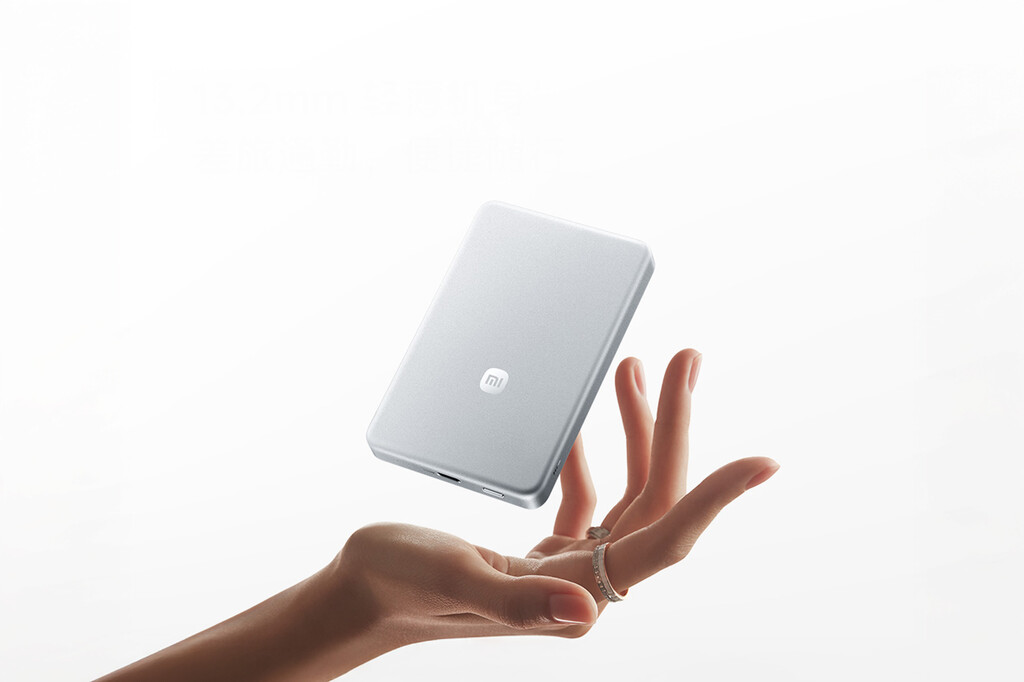 Otra obra maestra en forma de powerbank made in Xiaomi: después del éxito de la de 5.000 mAh ultra fina, llega su hermana mayor de 10.000 mAh 