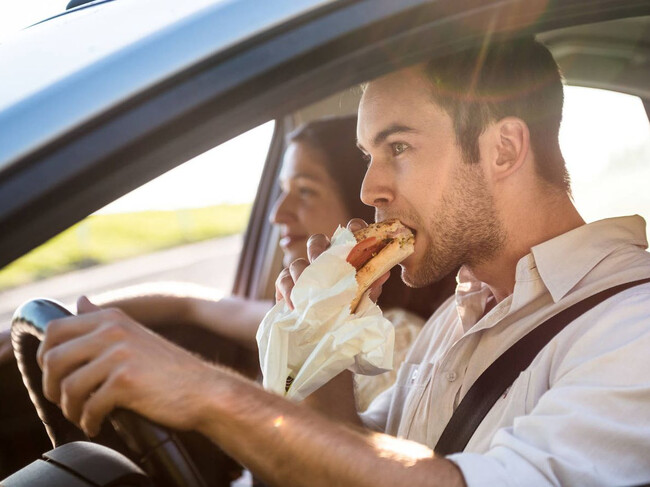 Comer En El Coche 1