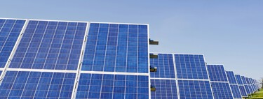 La industria solar de China en crisis: más exportaciones que nunca, pero fabrica muchos más paneles solares de los que puede vender 