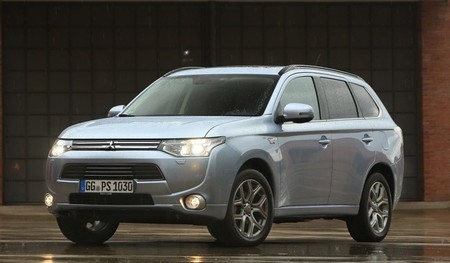 Mitsubishi Outlander PHEV, especificaciones, versiones y precios en España