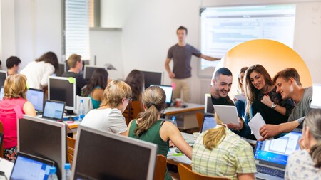 La Lista De Carreras Universitarias Con Mejores Salidas Profesionales En Espana Que Todo Estudiante De 2o De Bachillerato Deberia Conocer