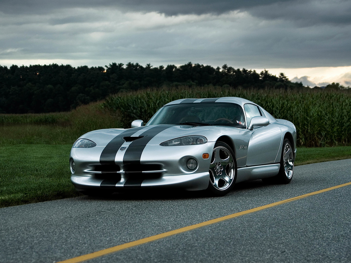 Sí, existió un Dodge Viper de motor central, pero se acobardaron y no salió al mercado