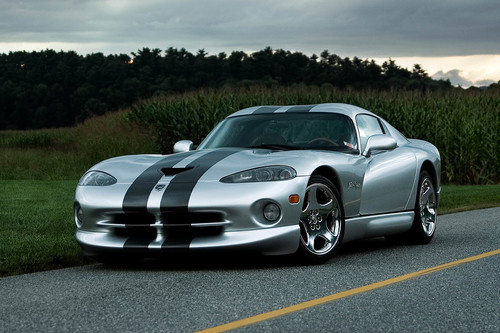Sí, existió un Dodge Viper de motor central, pero se acobardaron y no salió al mercado