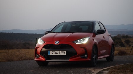 Toyota Yaris Hibrido 13