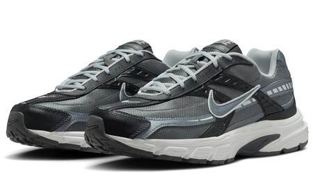 Estas Zapatillas De Nike Color Antracita Son Comodidad Pura Y Diseno Retro Para Conquistar La Calle Por Menos De 60 Euros