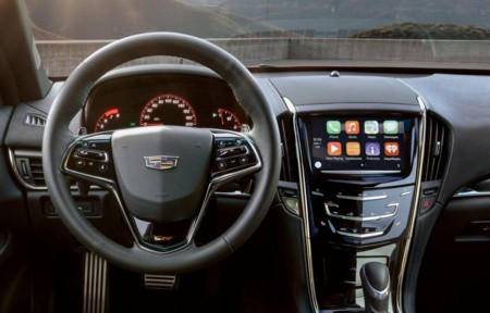 Cadillac da la bienvenida a Apple CarPlay y Android Auto