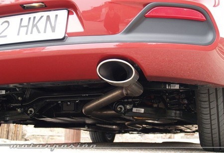 El tubo de escape de un Kia Ceed