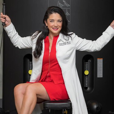 Vonda Wright, cirujana: "La gente se vuelve frágil porque pierde fuerza en el tren inferior del cuerpo, y para solucionarlo no basta con caminar" 