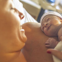 No hay que separar al recién nacido de su madre: interfiere en la lactancia y en su cerebro emocional
