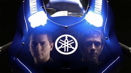Vídeo oficial del Yamaha Factory Racing, pero sin el patrocinador principal