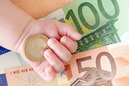 ¿Vas a tener un hijo en 2018? Estas son las ayudas estatales por hijo que ofrece el Gobierno