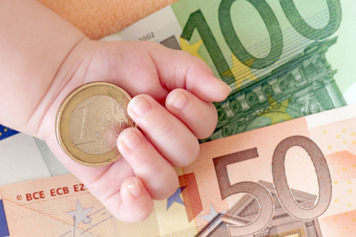 ¿Vas a tener un hijo en 2018? Estas son las ayudas estatales por hijo que ofrece el Gobierno