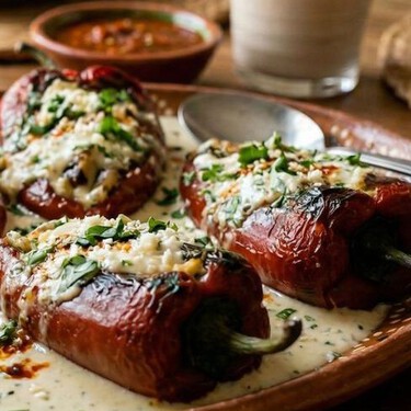 De Michoacán para el mundo: receta casera de chiles capones con piloncillo y queso fresco