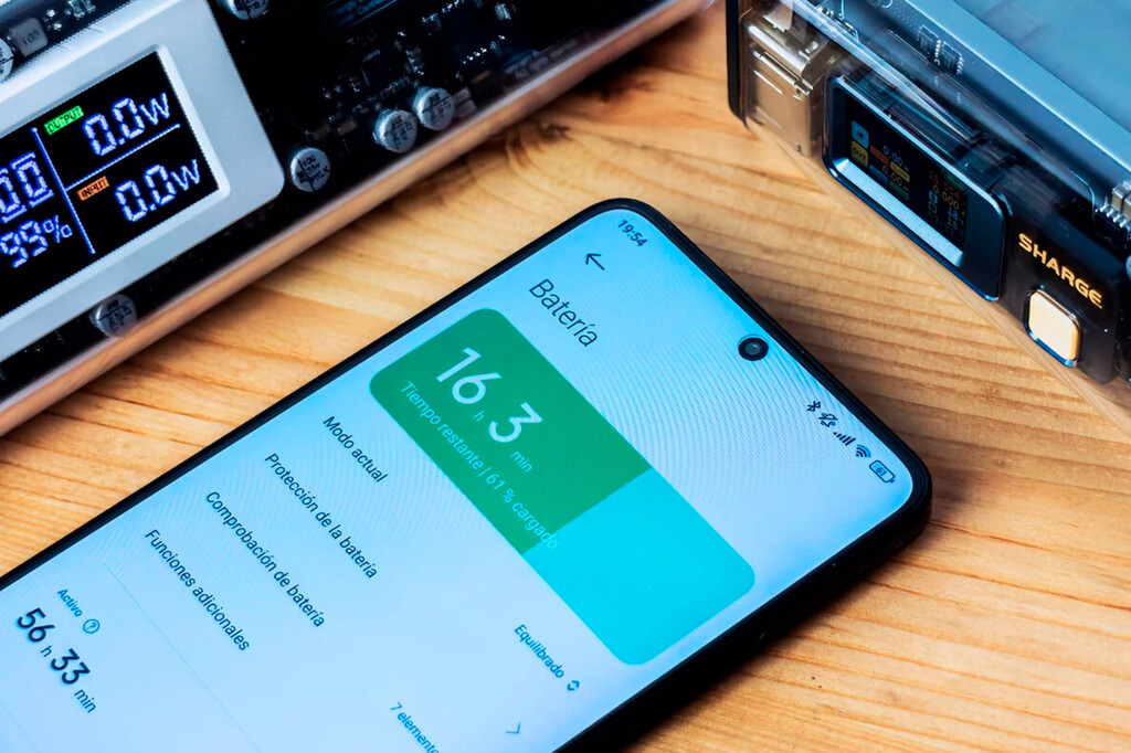 Las baterías de silicio-carbono han llegado para quedarse: los móviles con dos días de autonomía son una realidad, y Xiaomi tiene mucha culpa de ello 