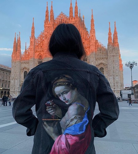 Esta artista hace que el denim se convierta en verdadero arte con sus pinturas renacentistas