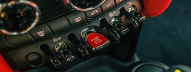 Após encher seus carros de telas por anos, a Mercedes agora decreta: botões clássicos são muito melhores 