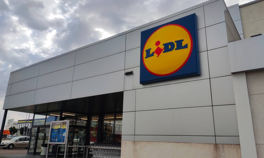 Adiós secadora: Lidl liquida este tendedero con el que secar la ropa en días de lluvia y que cuesta menos de 5 euros