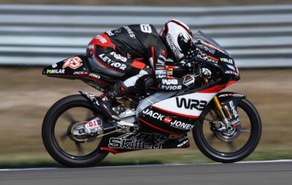 Nico Terol gana ante la llegada de la lluvia a Indianápolis