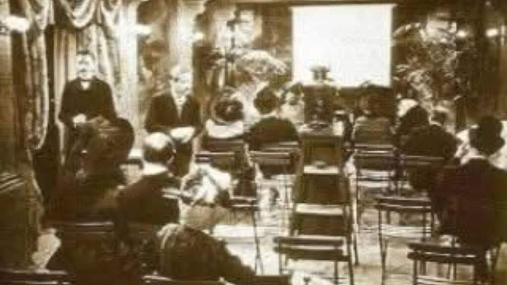 Hoy se cumplen 130 años de la llegada del cine a España. "Una perfección tal que no cabe más allá" que terminó en las barracas de las ferias ambulantes 