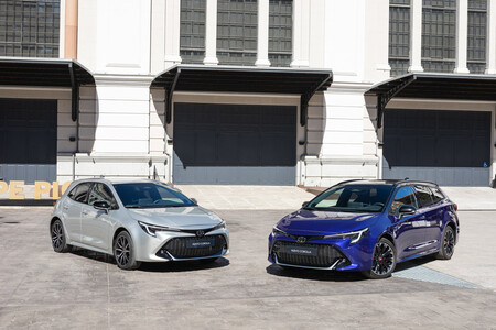 Toyotacorollaelectrichybrid202326 Easy Resize Com