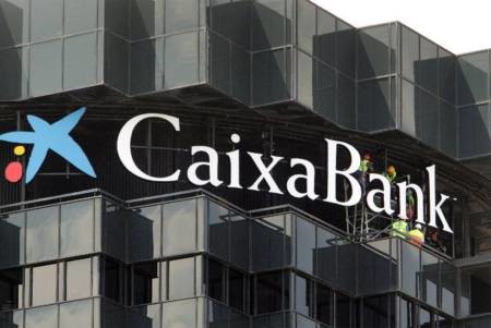 Caixabank aprovechó la sangría del Popular y se llevó gran parte de sus depósitos