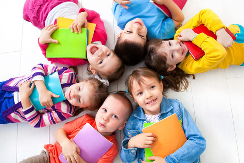 Maneras divertidas de aprender jugando en verano (sin hacer deberes)