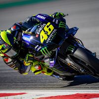 Valentino Rossi no pudo festejar con podio la renovación: caída cuando iba segundo tras Fabio Quartararo