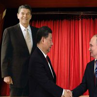 China citando a Ronald Reagan para defender el libre comercio. Este es el mundo de 2025 
