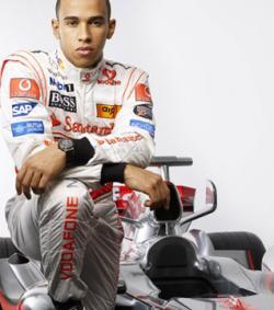 Hamilton al volante, peligro constante