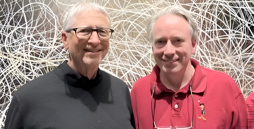Los creadores de Windows y Linux se han conocido por fin: Bill Gates y Linus Torvalds comparten foto tras tres décadas de rivalidad
