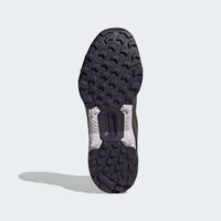 Adidas y las zapatillas de senderismo en liquidación que te permitirán caminar seguro en todas las rutas que hagas