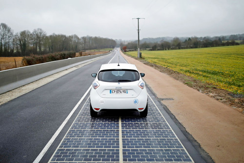 La carretera que produce energía solar mientras recorres el norte de Francia