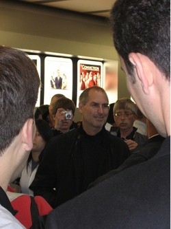 Rumor: Steve Jobs podría venir a España el 15 de Septiembre para evaluar si Movistar se queda con el iPhone