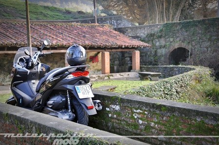 Kawasaki J300, prueba (valoración, galería y ficha técnica)