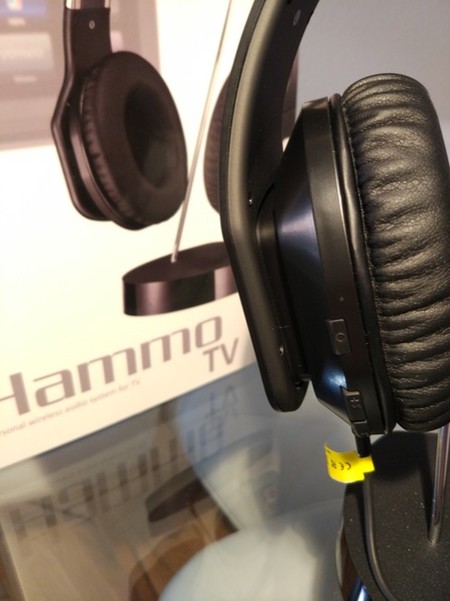 Detalle de los Hammo en su base, donde podemos ver el minúsculo LED de encendido